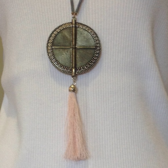 NECKLACE - Picture 3 of 8